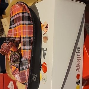 Alegria slide in closed to clog